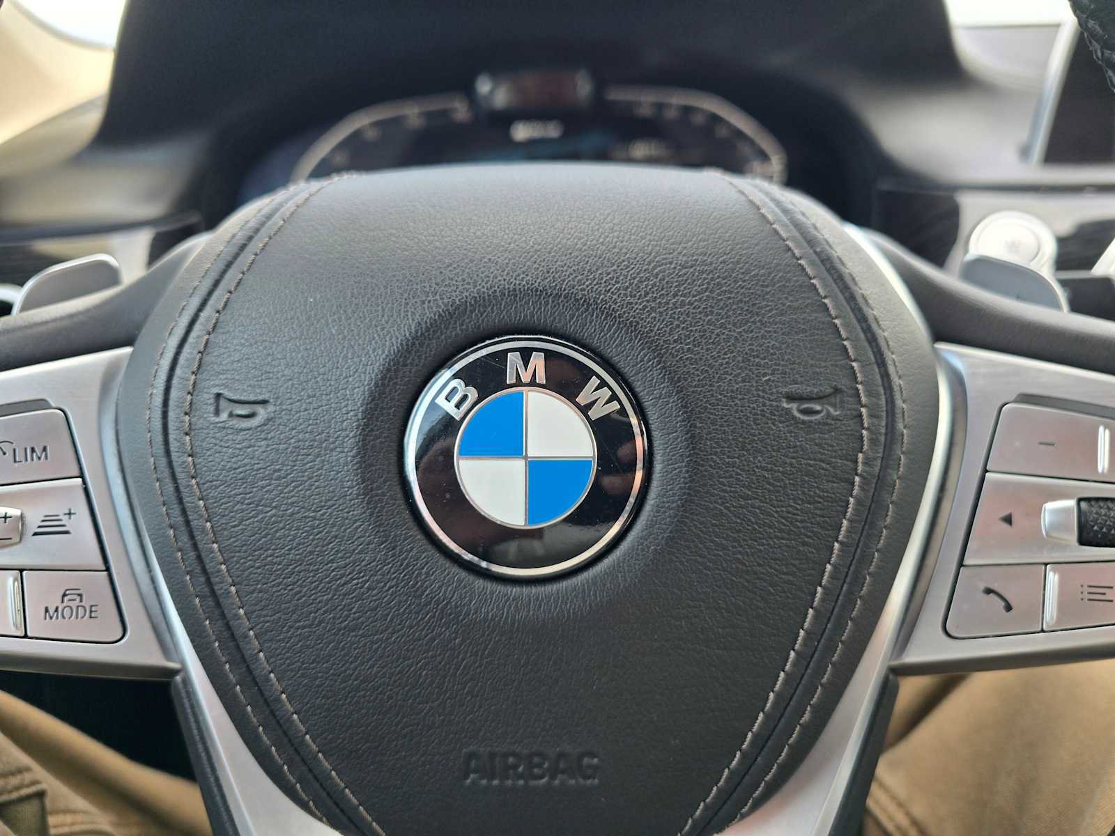 Used 2020 BMW 745e xDrive image 24