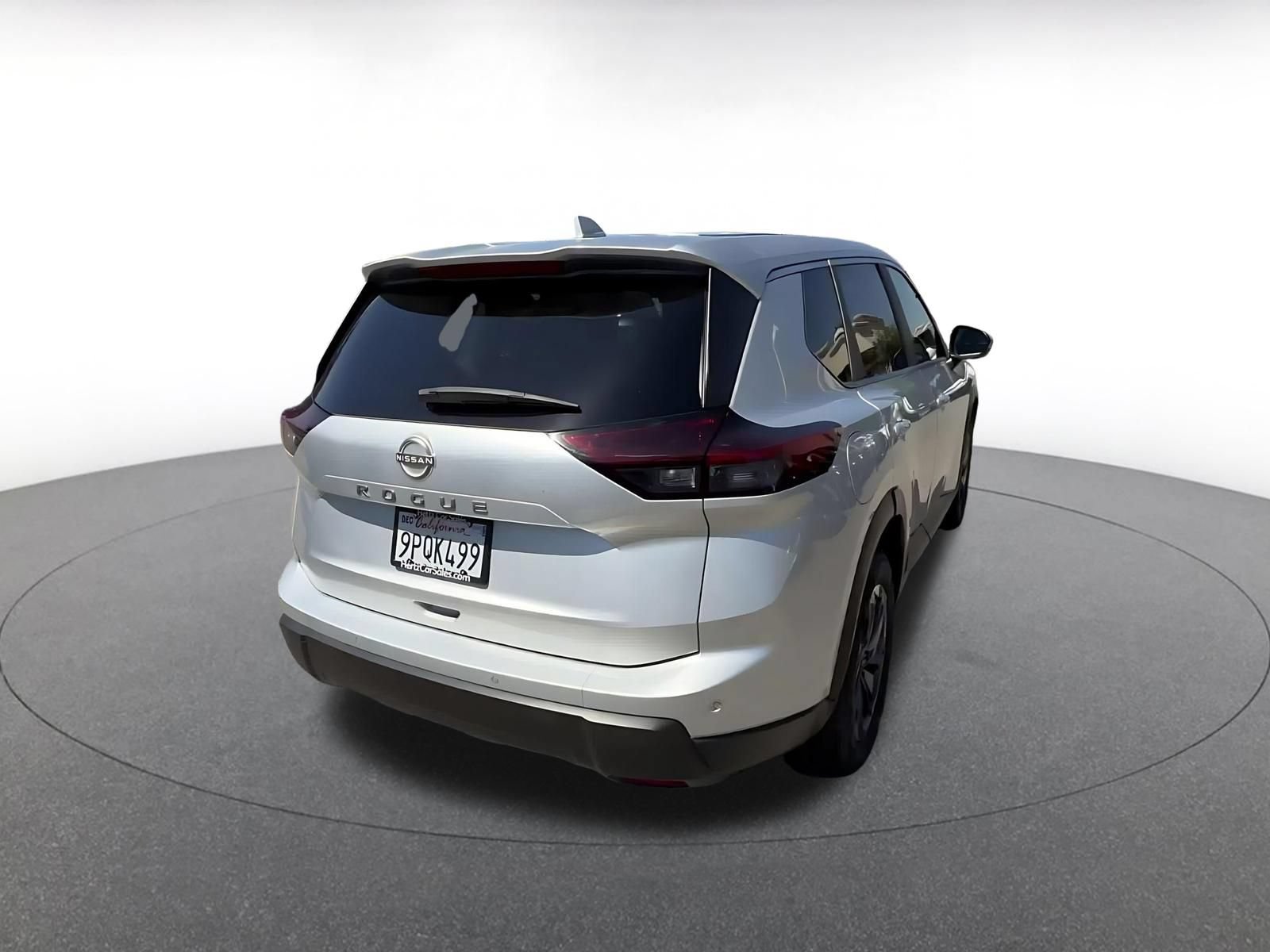 Used 2025 Nissan Rogue SV FWD image 15