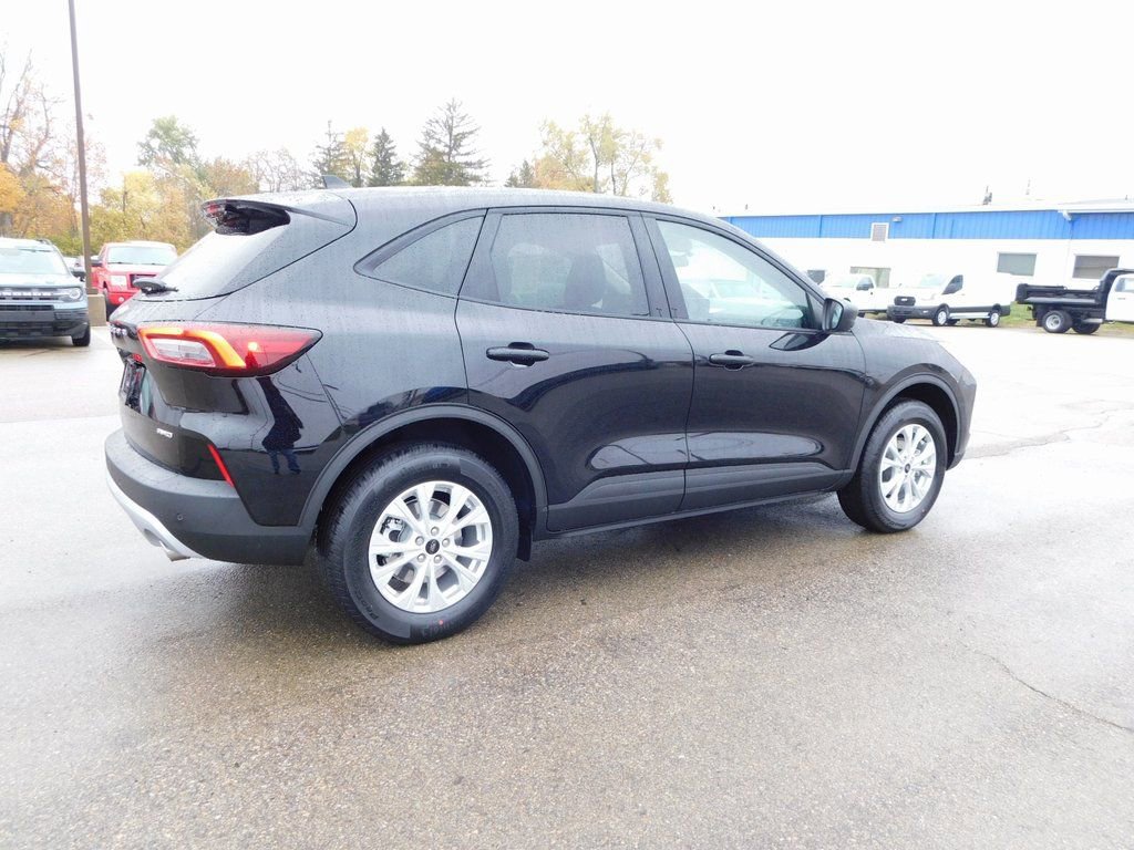 New 2026 Ford Escape Active w/ Active Premium Tech Pack image 3