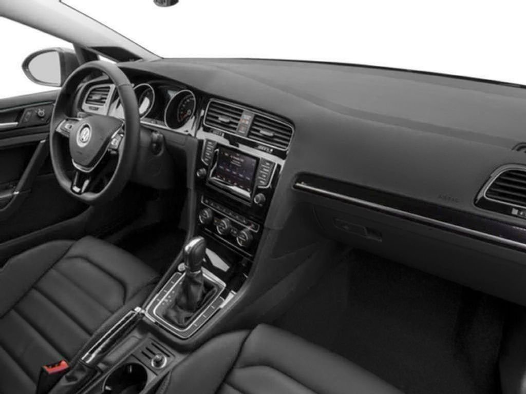 Used 2016 Volkswagen Golf S image 16