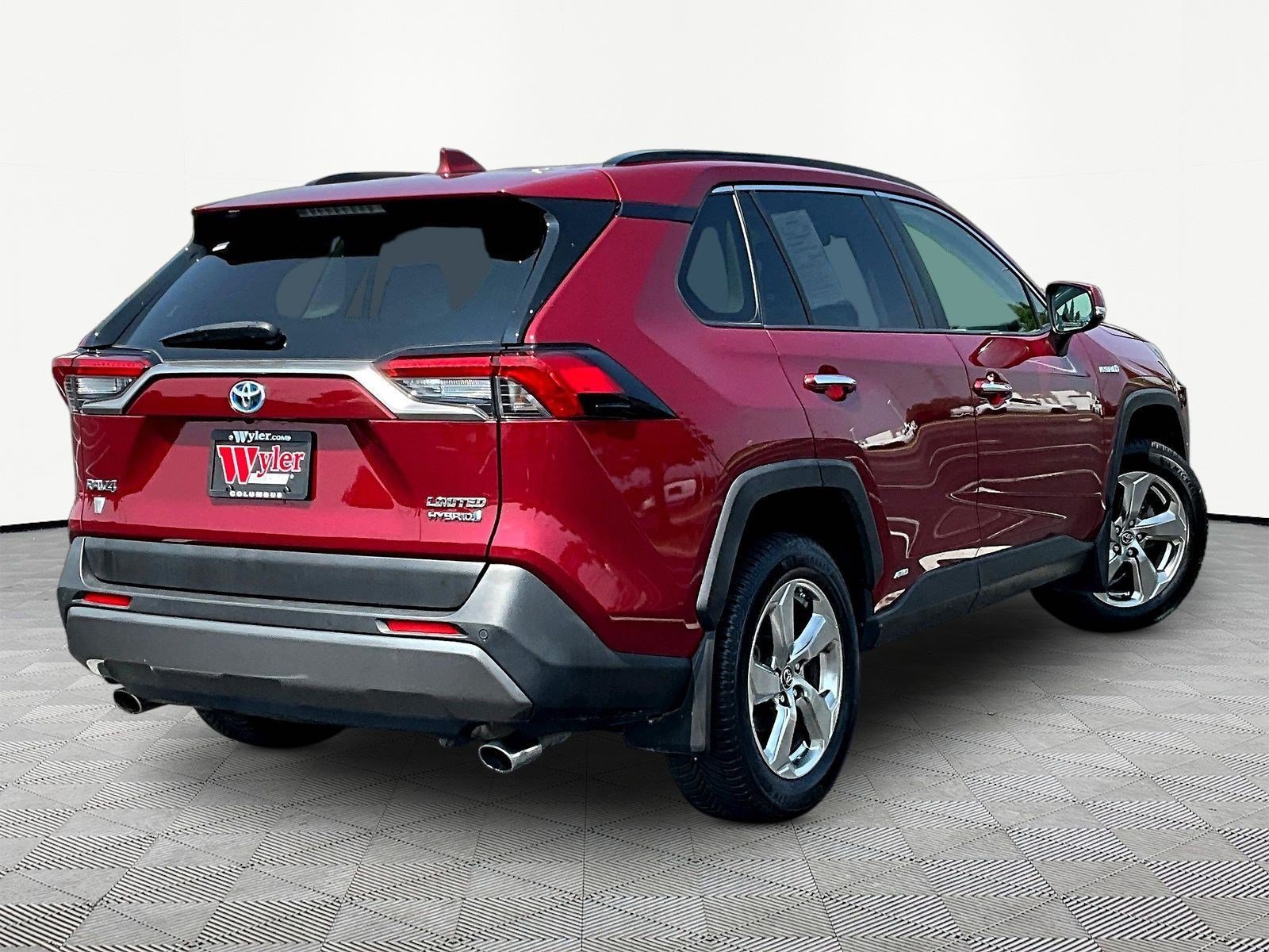 Used 2019 Toyota RAV4 Limited AWD/4WD image 6