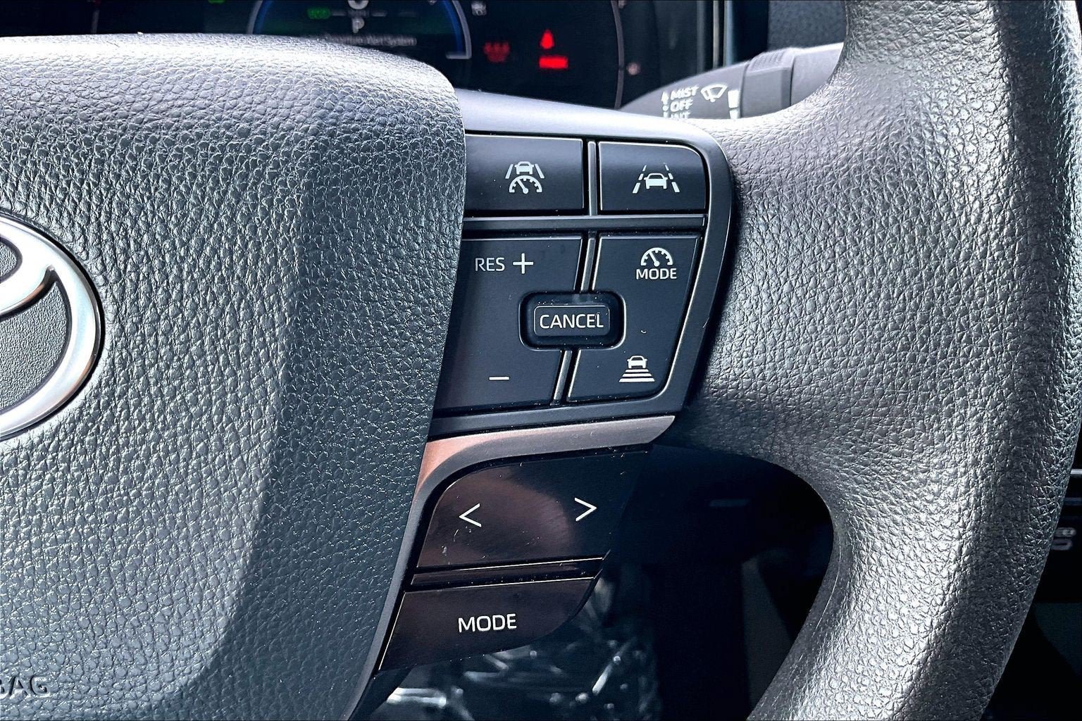 Used 2025 Toyota Camry LE FWD image 18