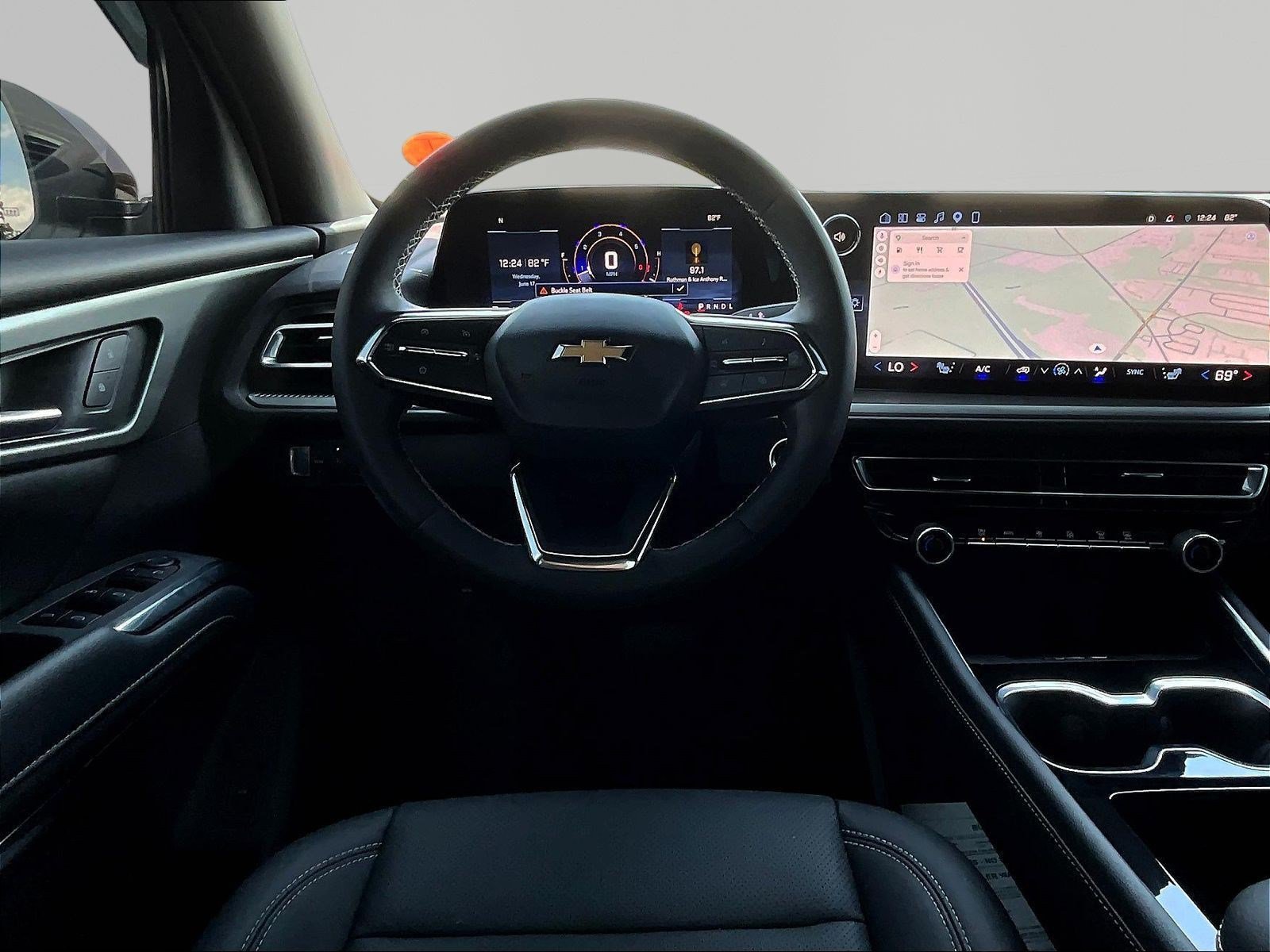 Used 2026 Chevrolet Traverse LT w/ LPO, Floor Liner Package FWD image 8