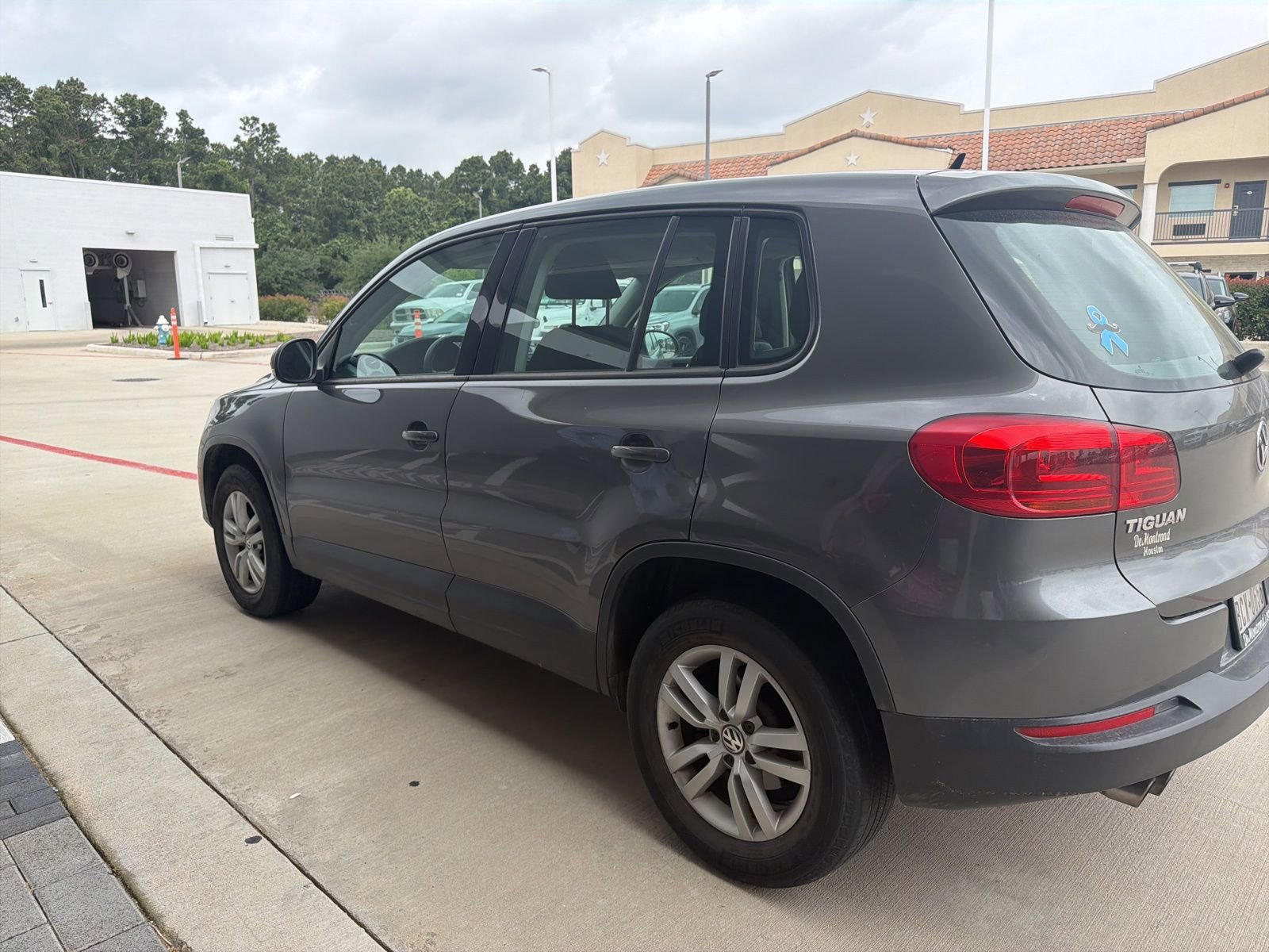 Used 2012 Volkswagen Tiguan S FWD image 3
