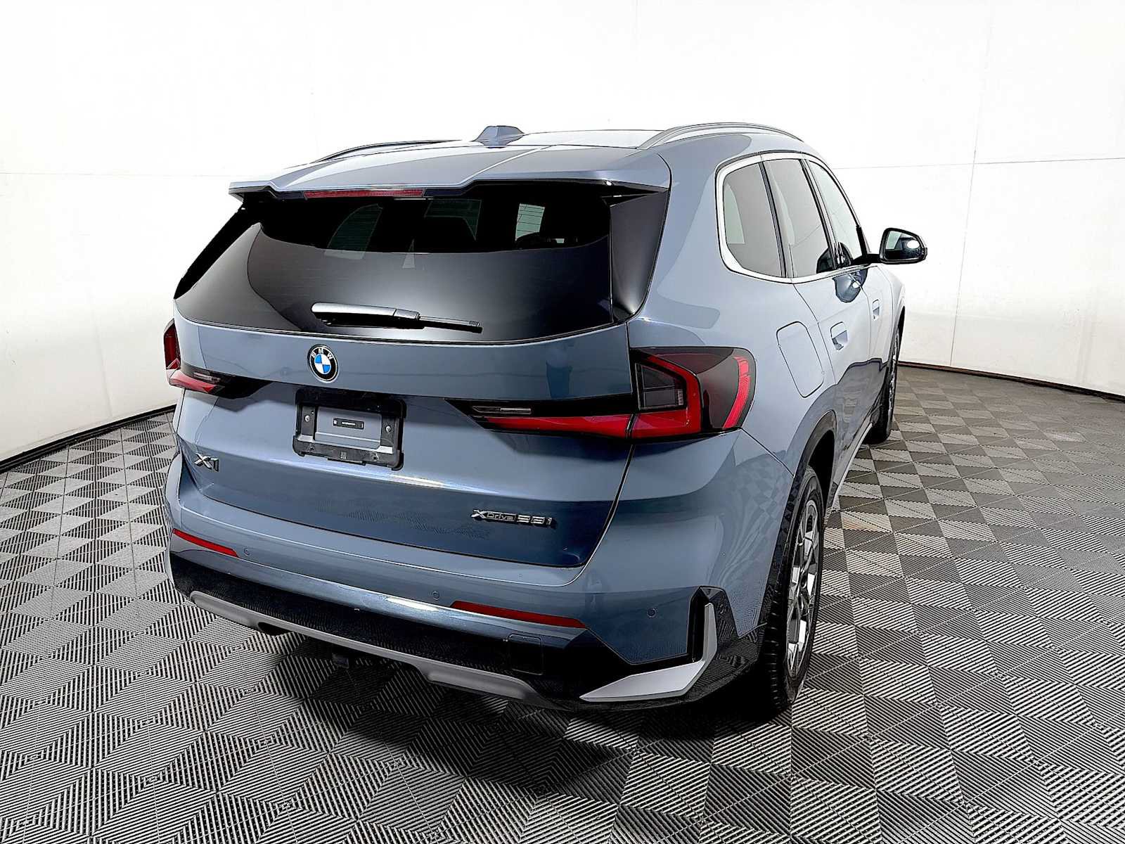 Used 2024 BMW X1 xDrive28i w/ Premium Package AWD/4WD image 6