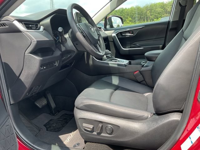 Used 2021 Toyota RAV4 XLE Premium AWD/4WD image 19