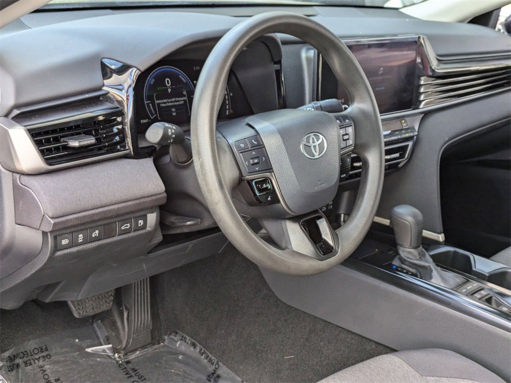 Used 2025 Toyota Camry LE image 14