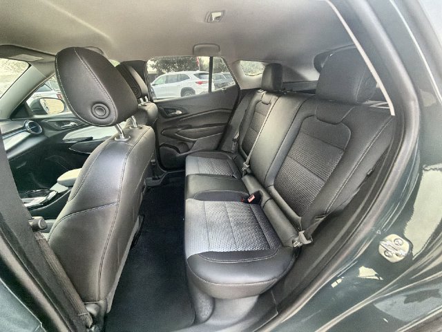 Used 2025 Chevrolet Trax LT FWD image 23