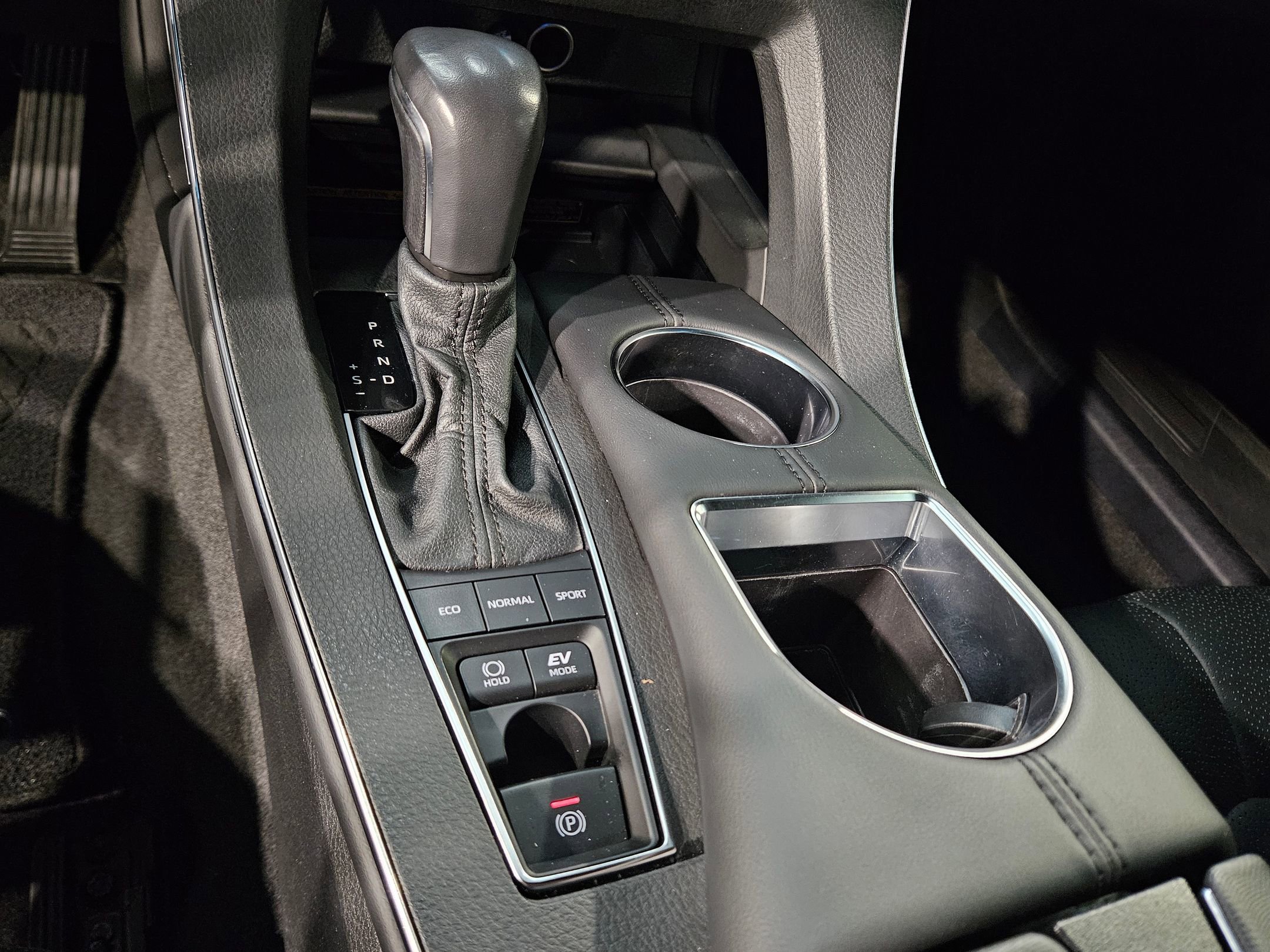 Used 2022 Toyota Avalon Limited image 34