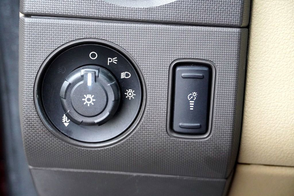 Used 2015 Ford F250 XLT w/ XLT Premium Package image 21