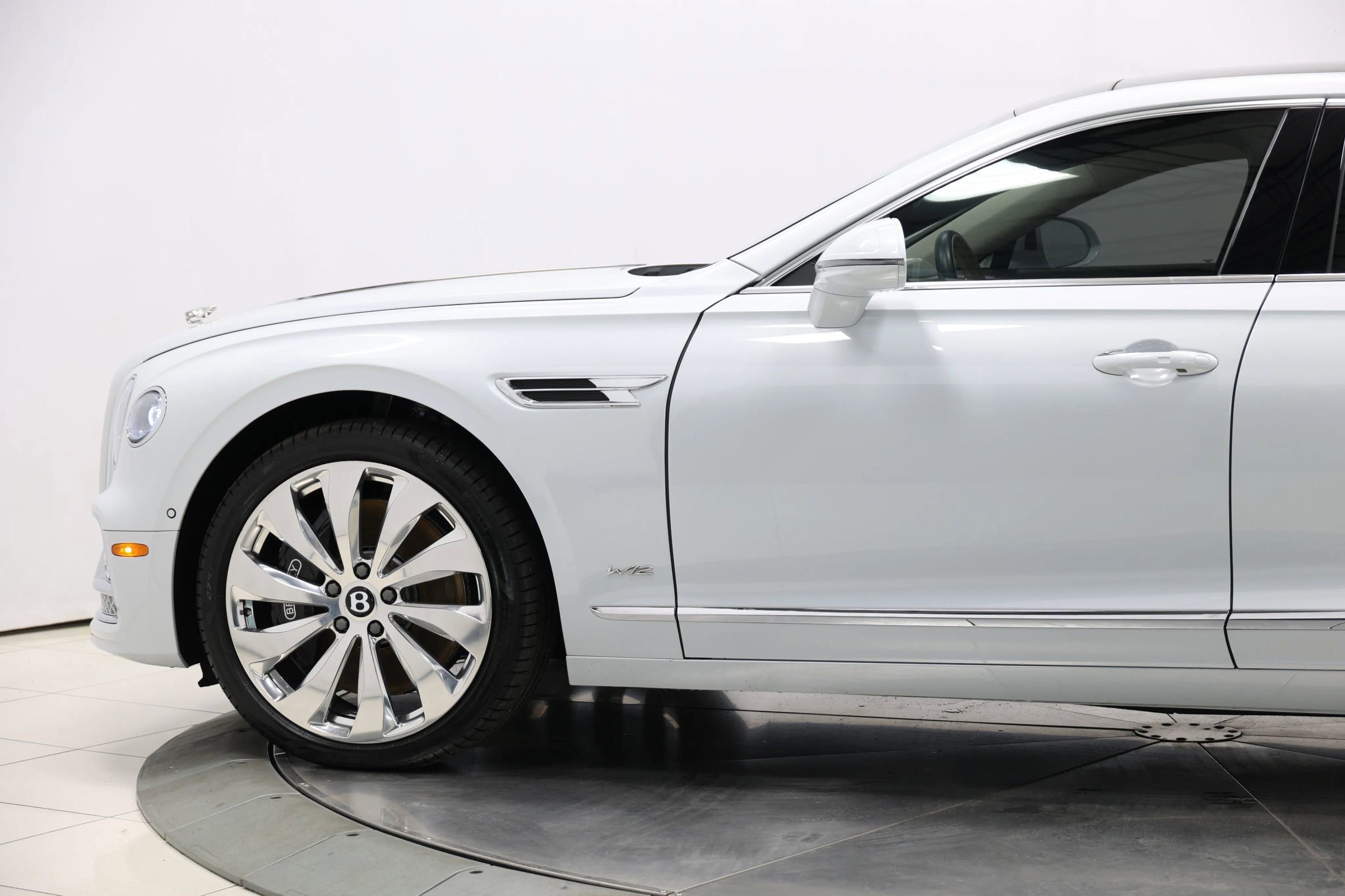 Used 2020 Bentley Flying Spur W12 w/ First Edition Specification image 9