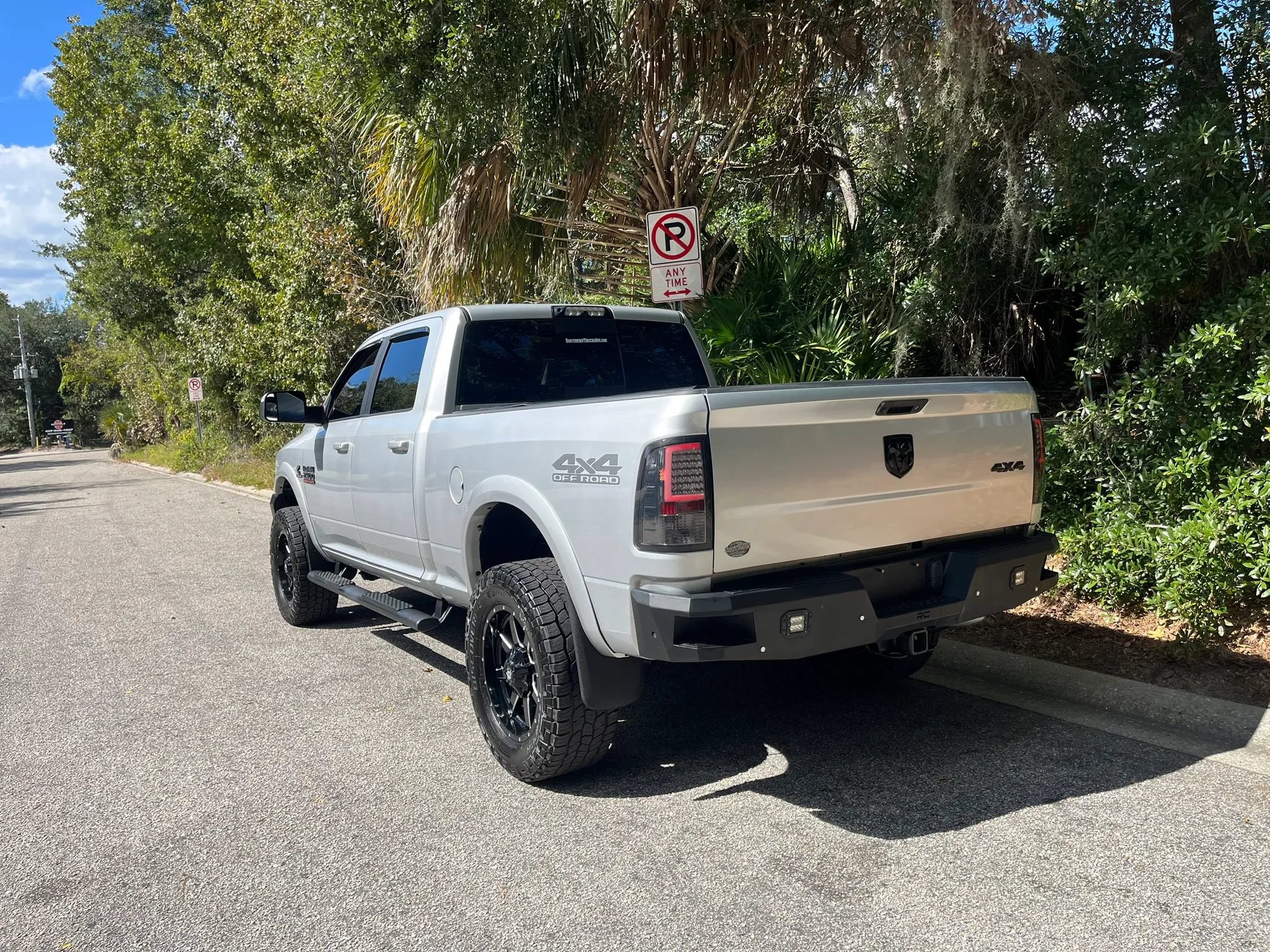 Used 2018 RAM 2500 Big Horn w/ Sport Appearance Group AWD/4WD image 11