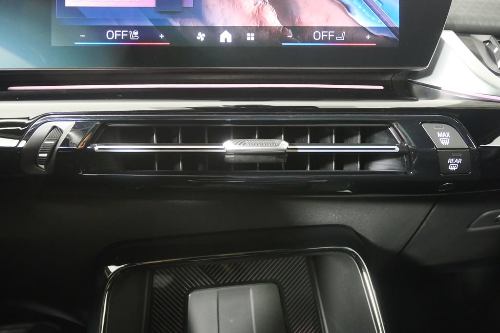 Certified 2026 BMW X2 xDrive28i AWD/4WD image 20