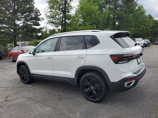 New 2026 Volkswagen Taos SE FWD image 6