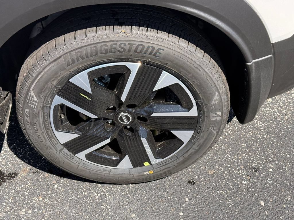 New 2026 Nissan Kicks SV w/ SV Premium Package AWD/4WD image 13