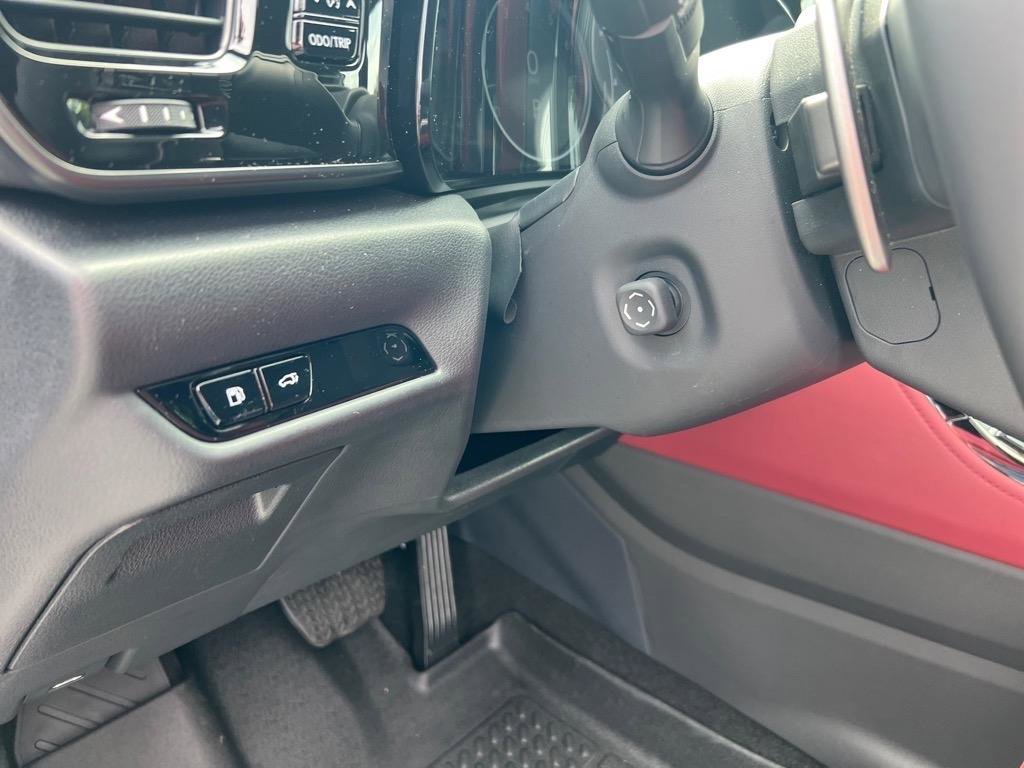 Used 2025 Lexus NX 250 FWD w/ Towing Package (2000 Lbs) image 12
