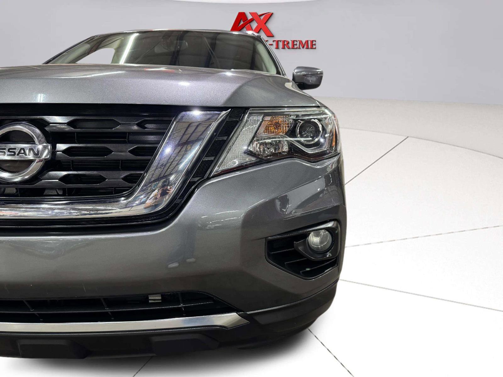 Used 2019 Nissan Pathfinder SV AWD/4WD image 11