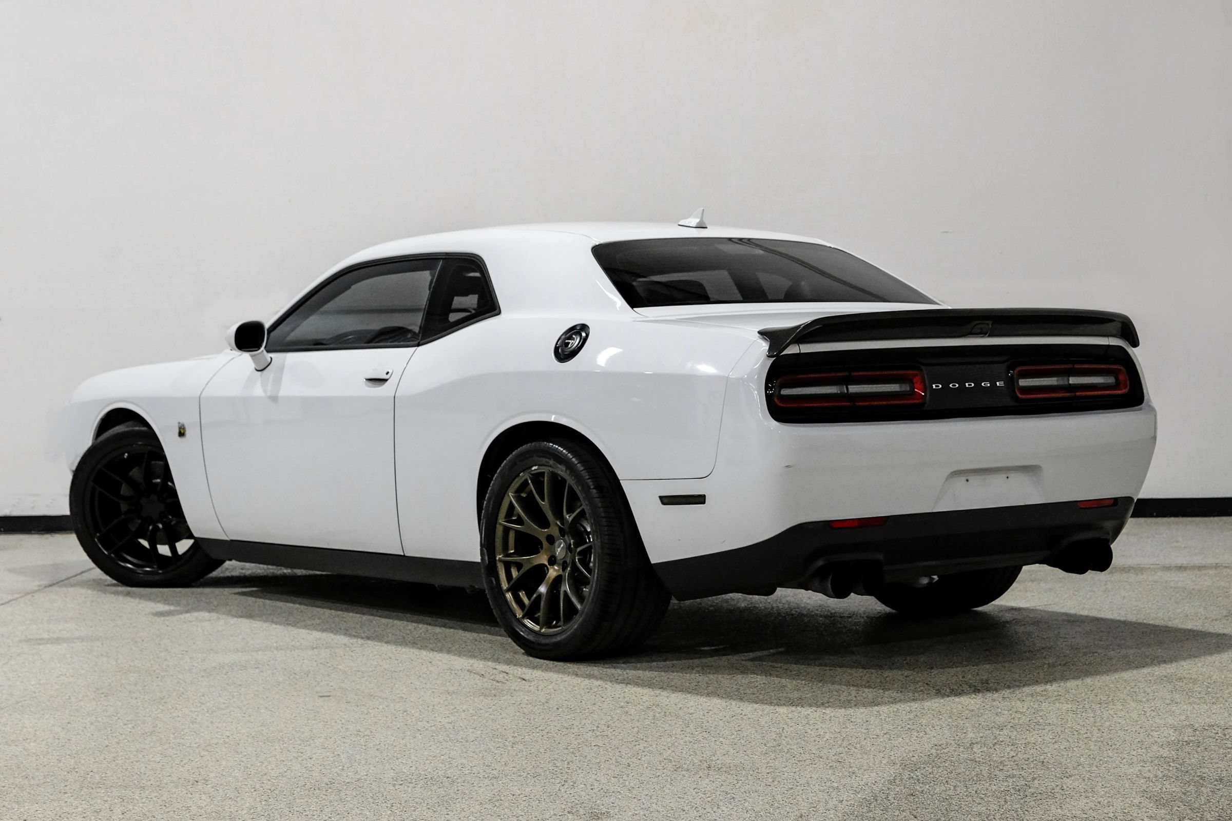 Used 2017 Dodge Challenger R/T Scat Pack RWD image 8