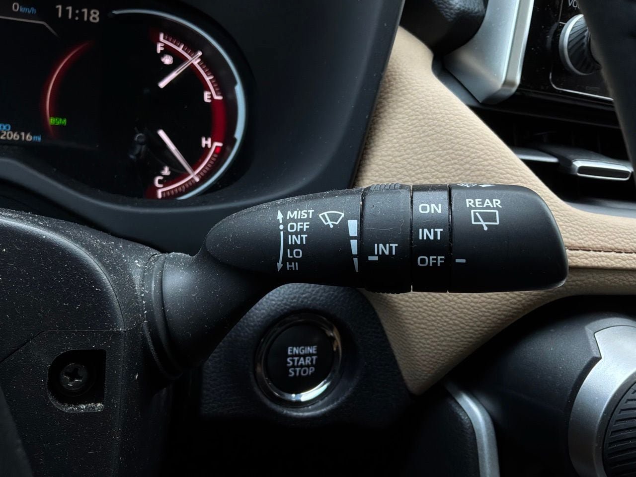 Used 2025 Toyota RAV4 XLE Premium FWD image 41