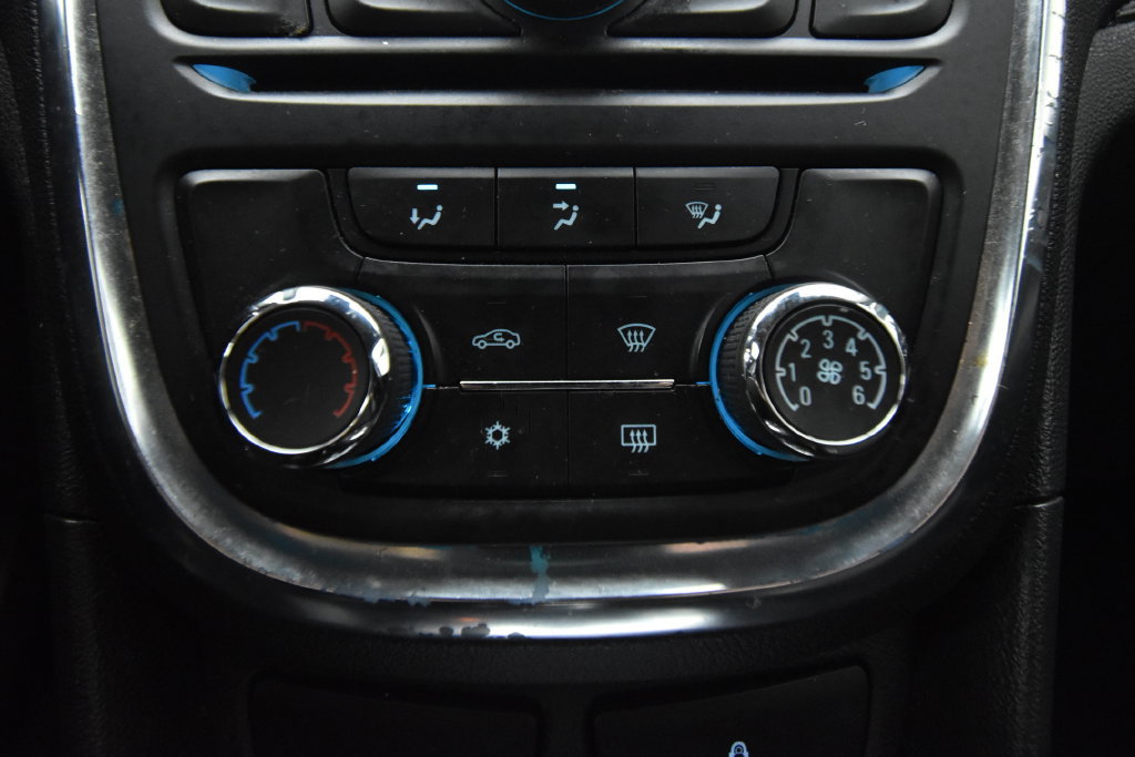 Used 2014 Buick Encore FWD image 28