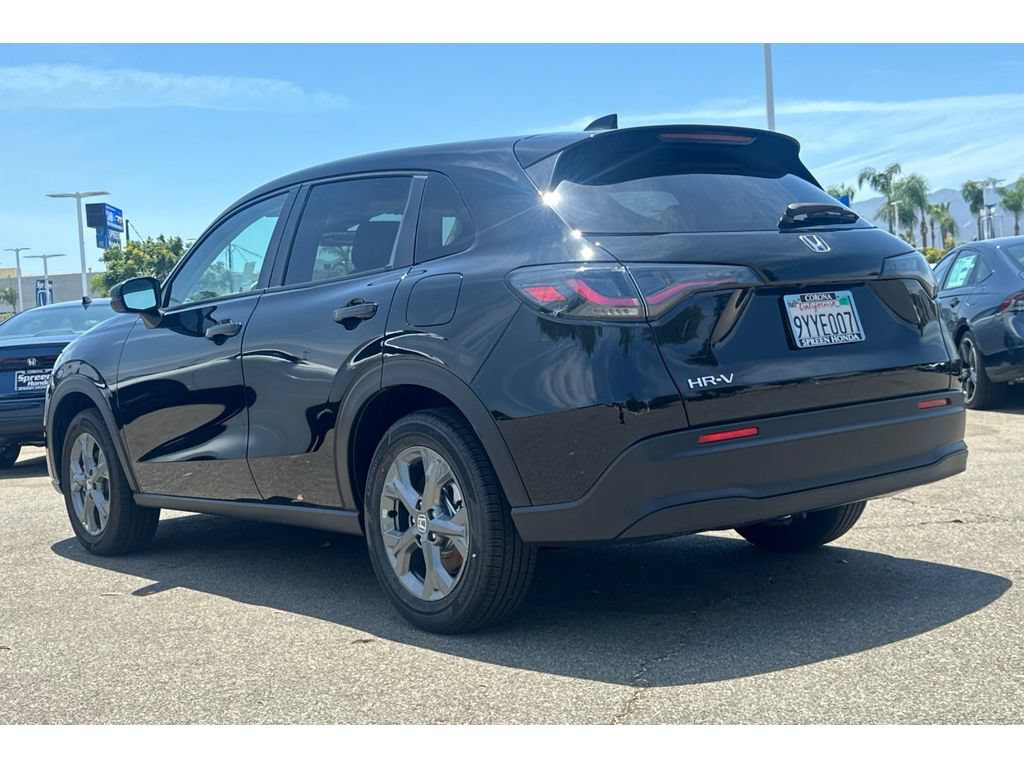 Used 2027 Honda HR-V LX image 3