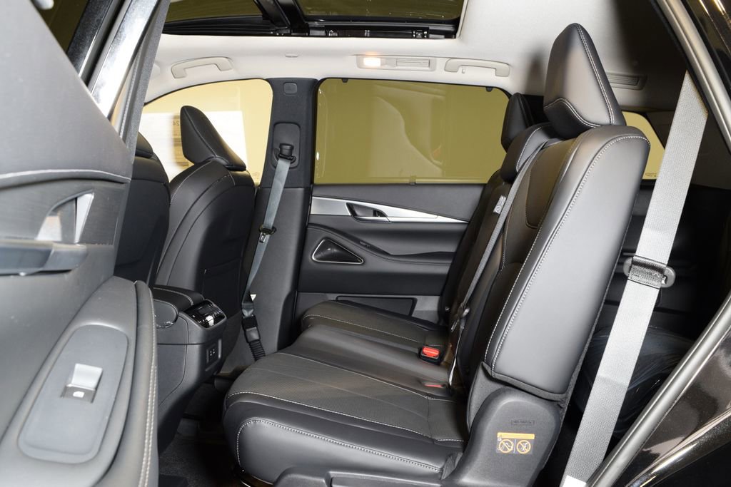 New 2026 INFINITI QX60 Luxe w/ Cargo Package AWD/4WD image 30