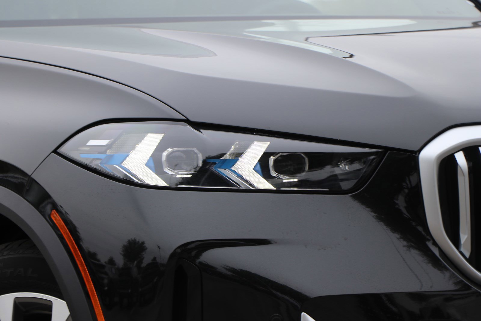 Certified 2025 BMW X5 xDrive50e w/ Parking Assistance Package image 5