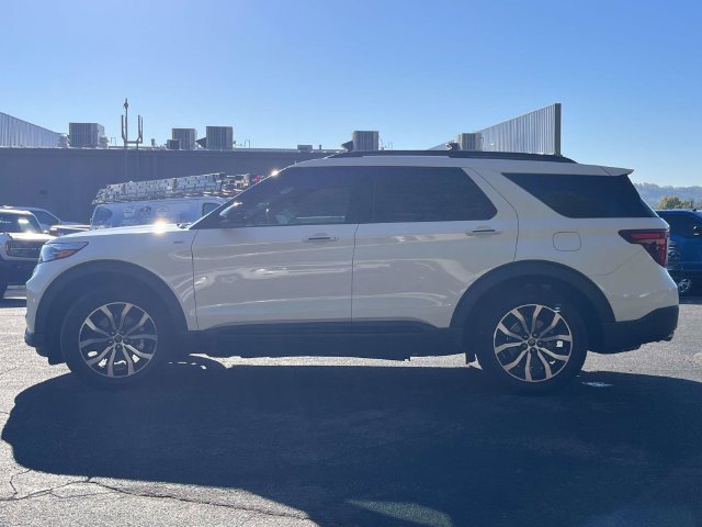 Used 2022 Ford Explorer ST-Line w/ Class IV Trailer Tow Package RWD image 7