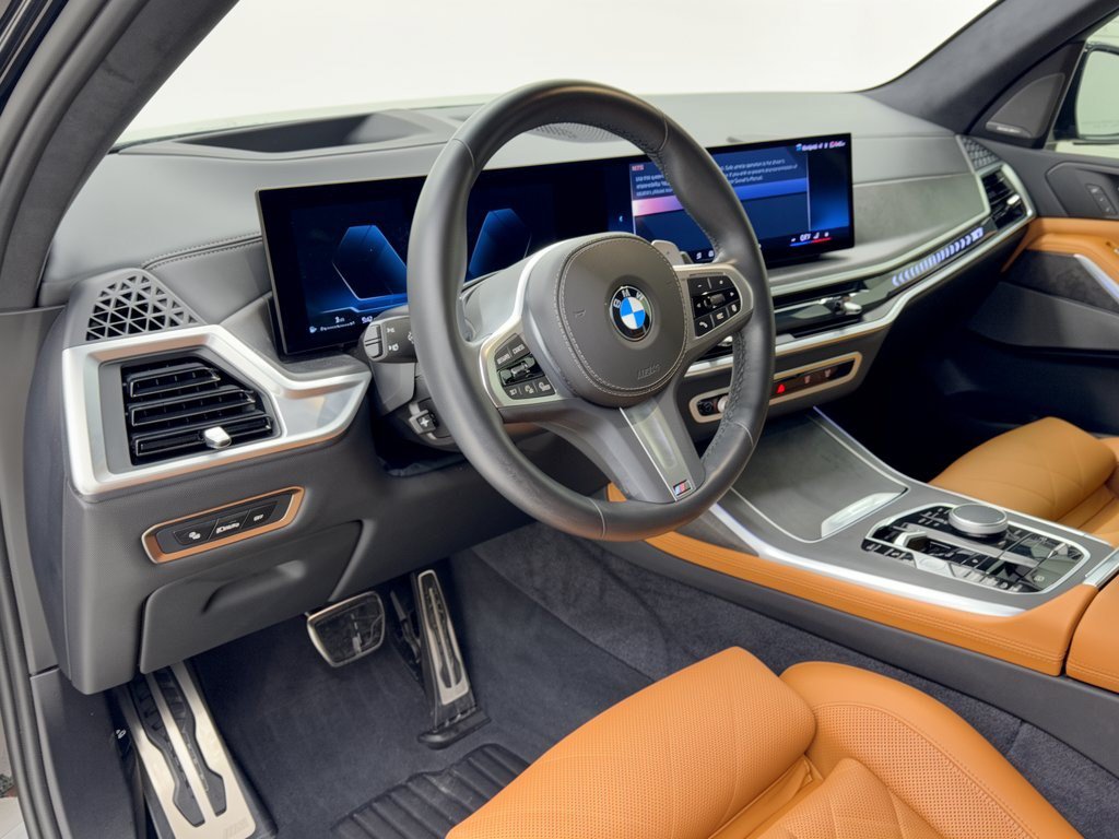 Certified 2024 BMW X7 xDrive40i w/ M Sport Package AWD/4WD image 4