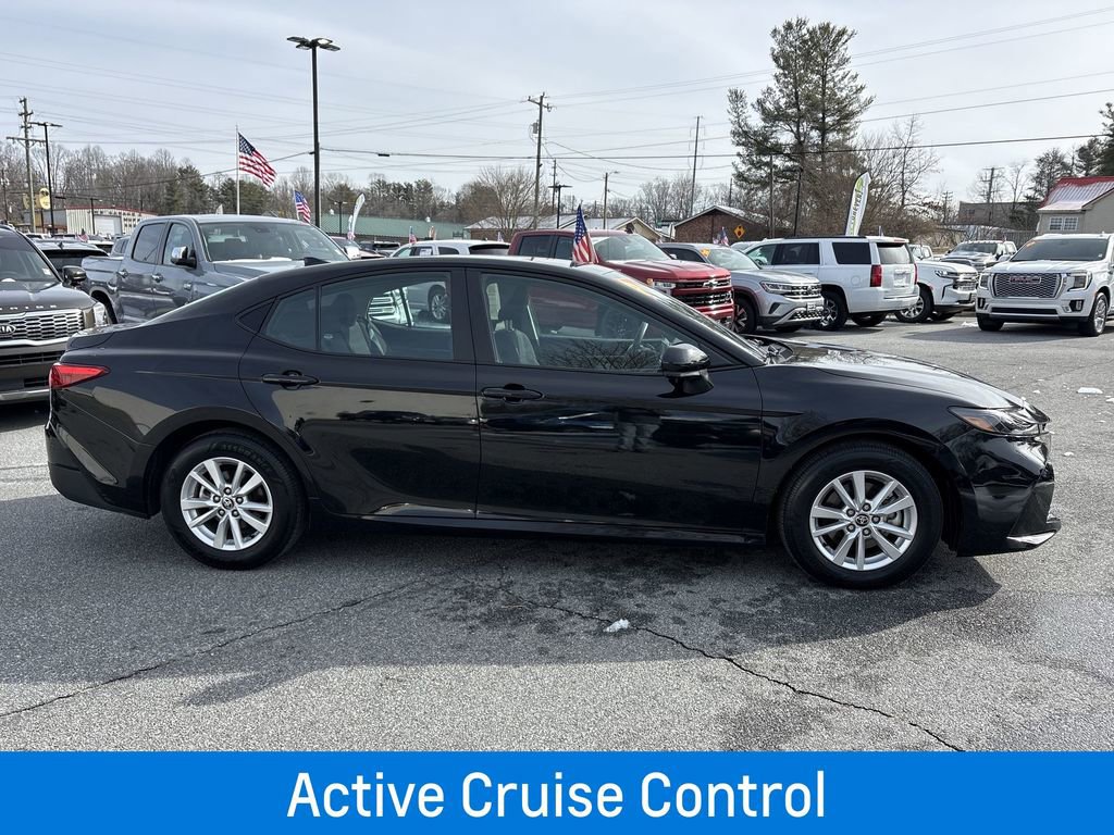 Used 2025 Toyota Camry LE image 11