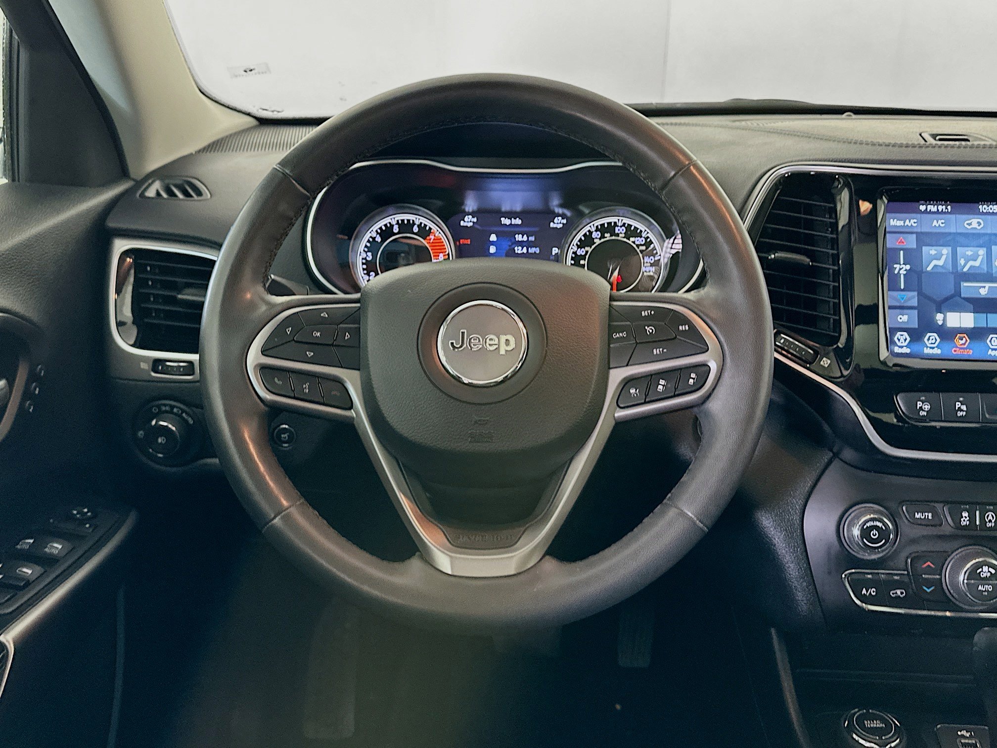 Used 2022 Jeep Cherokee Limited image 18