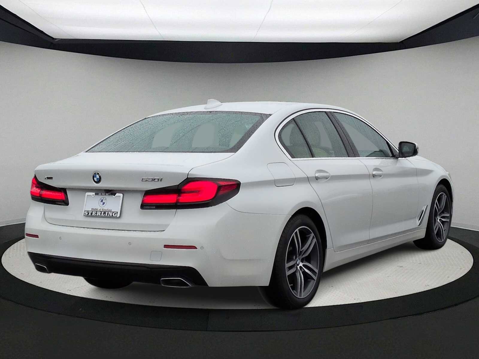 Used 2023 BMW 530i xDrive w/ Premium Package image 8