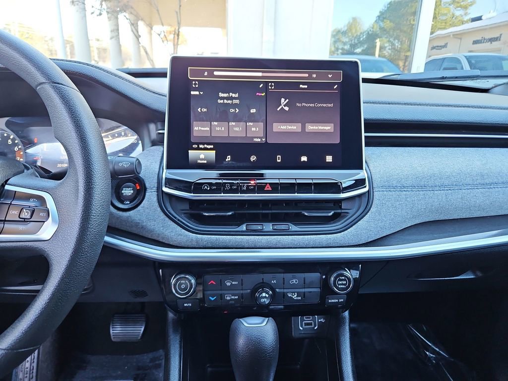 Used 2024 Jeep Compass Sport image 16
