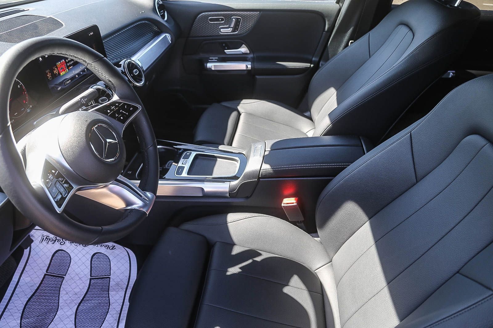 Used 2026 Mercedes-Benz GLB 250 image 5