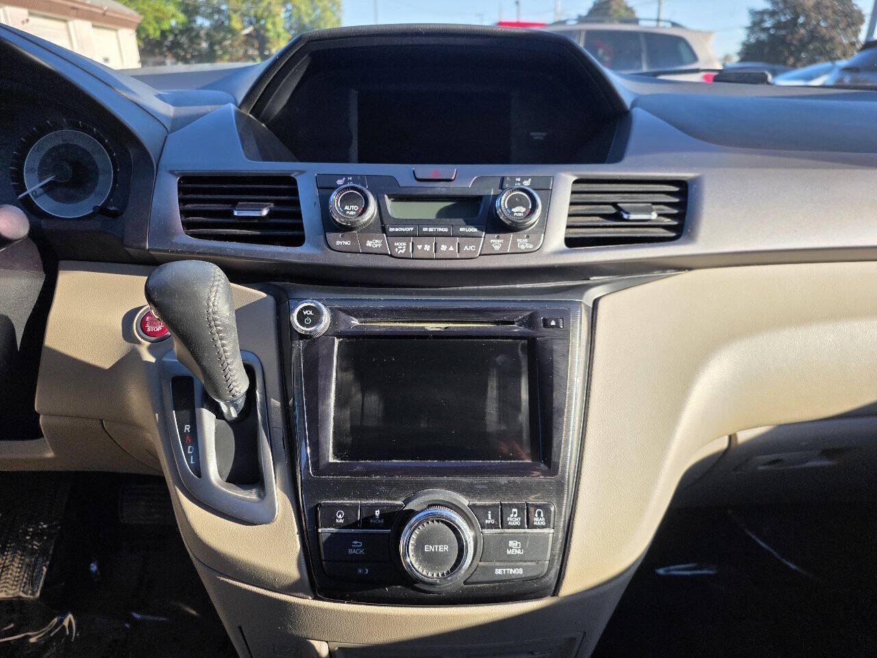 Used 2014 Honda Odyssey Touring Elite image 19