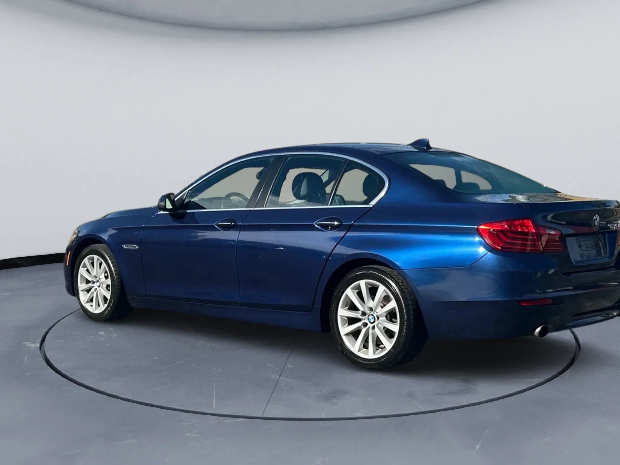 Used 2016 BMW 535i Sedan image 4