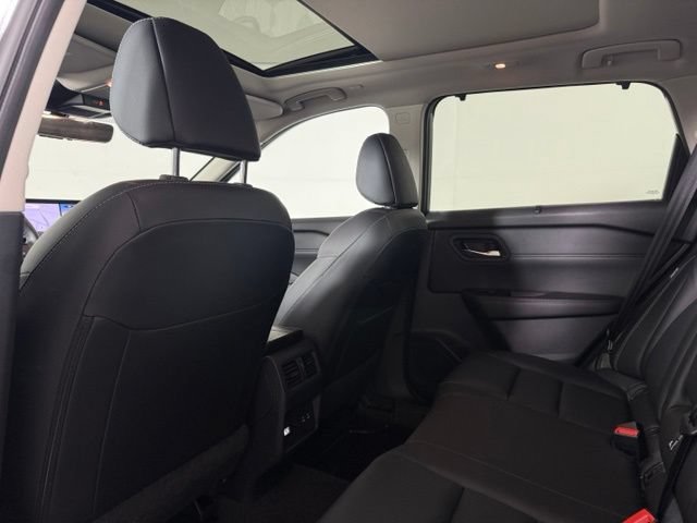 Used 2024 Nissan Rogue SL w/ SL Premium Package FWD image 18