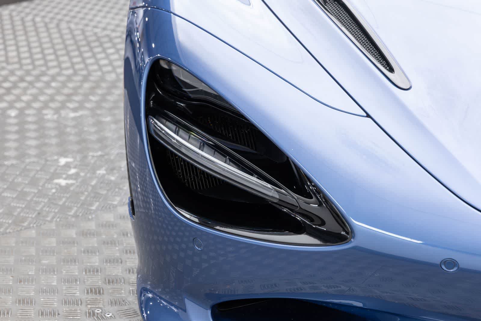 Used 2026 McLaren 750S Spider RWD image 39
