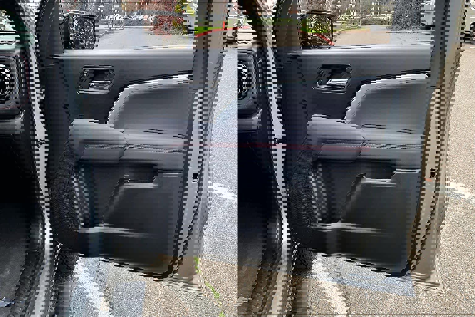 Used 2024 Chevrolet Colorado Z71 w/ Z71 Convenience Package 2 image 22