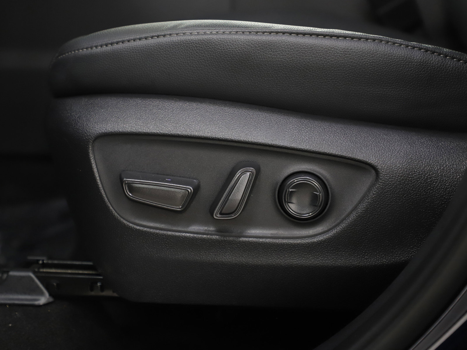 Used 2025 Toyota Grand Highlander AWD Hybrid image 31