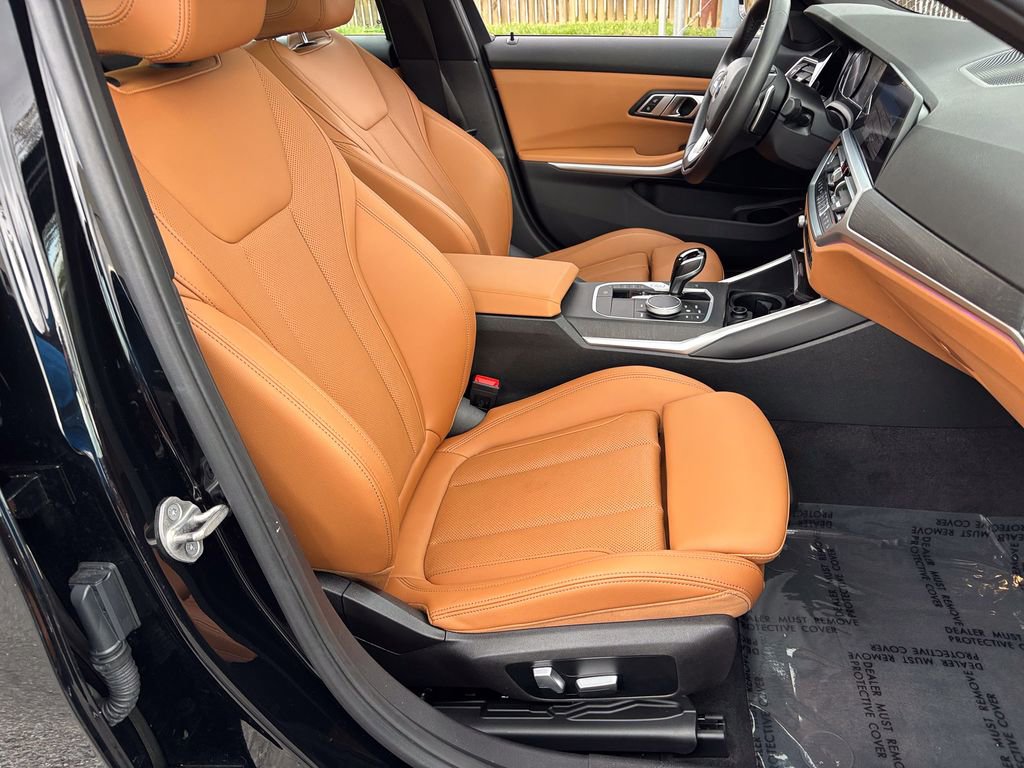 Certified 2022 BMW 330i xDrive Sedan w/ Driving Assistance Package AWD/4WD image 32