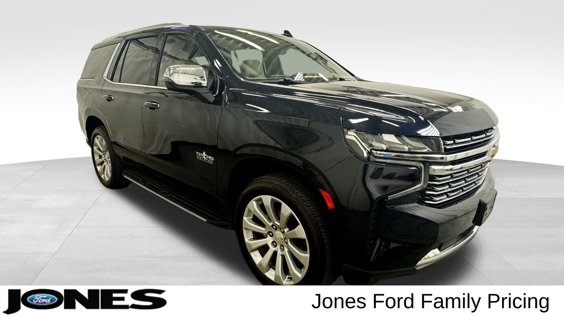 Used 2021 Chevrolet Tahoe Premier w/ Premium Package RWD image 1