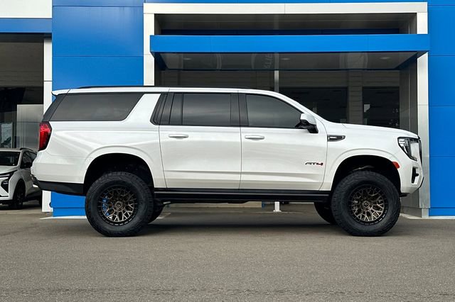 Used 2024 GMC Yukon XL AT4 w/ Technology Package AWD/4WD image 4
