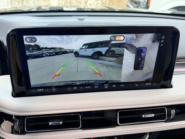 Used 2025 Lincoln Aviator AWD image 28