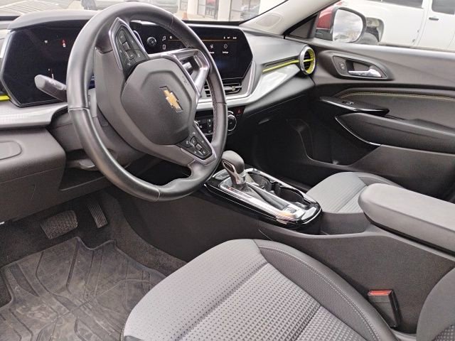 Used 2024 Chevrolet Trax LT w/ LT Convenience Package image 10