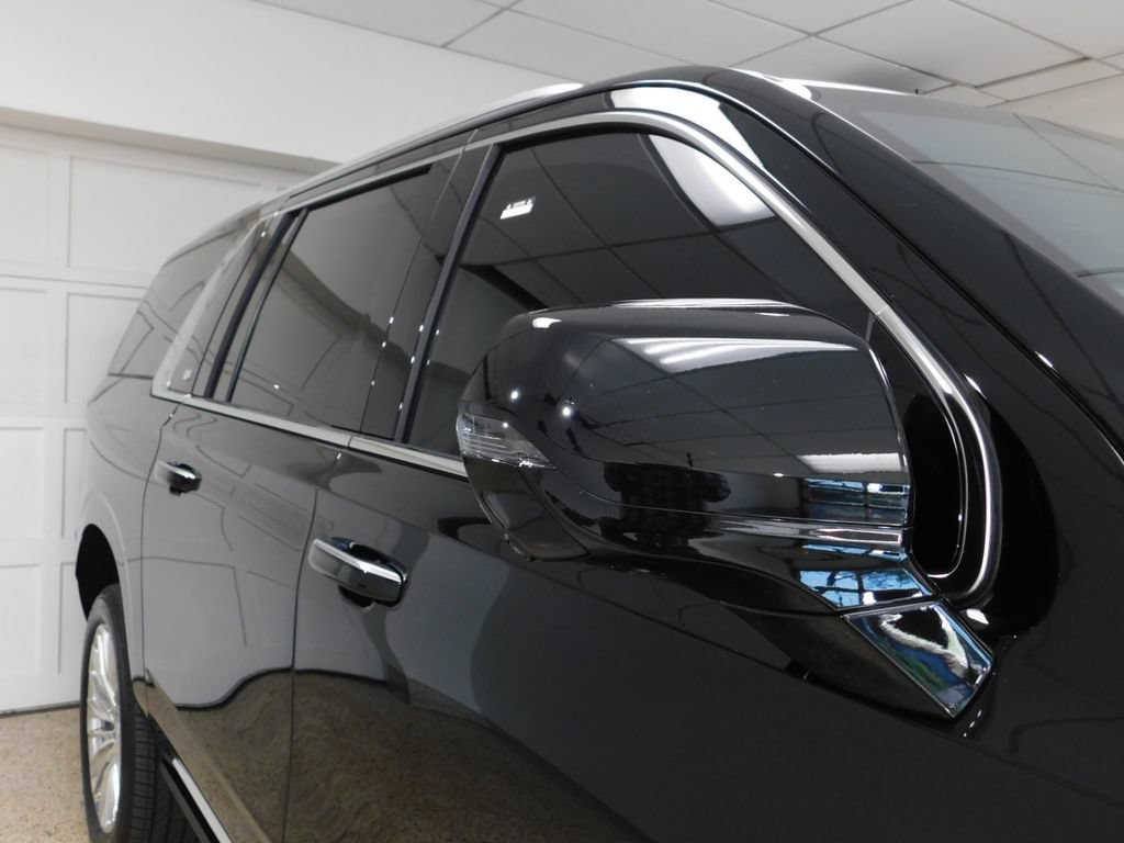 Used 2026 Cadillac Escalade ESV Luxury AWD/4WD image 12