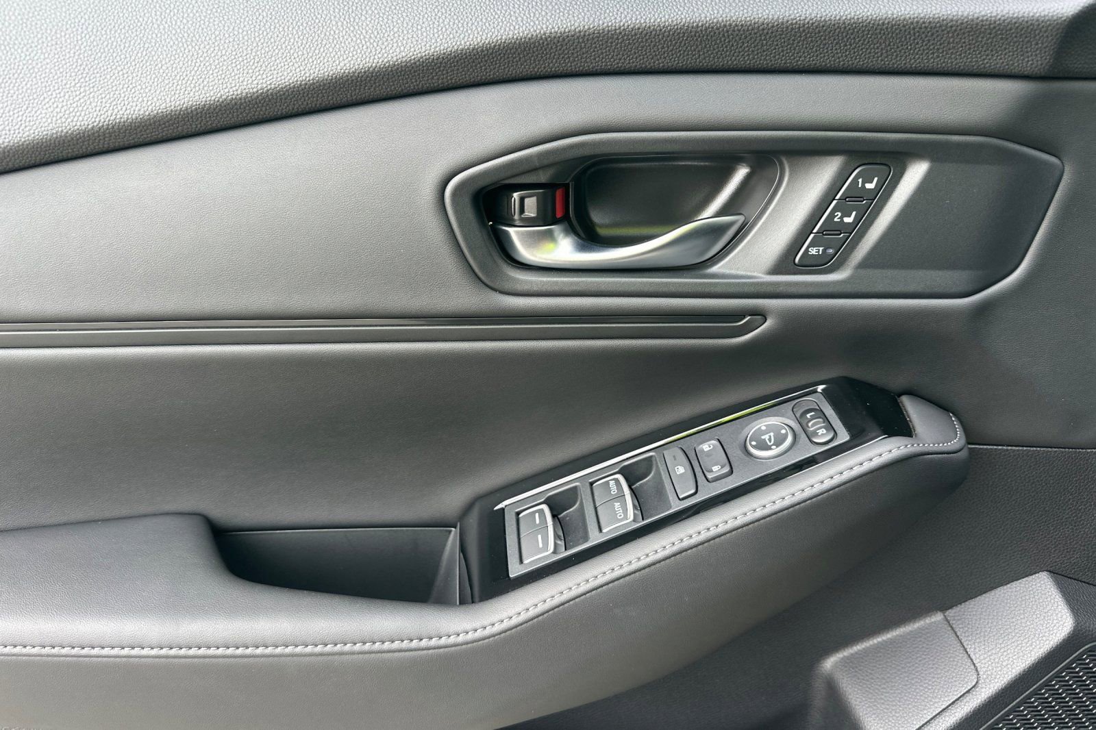 Used 2025 Honda Accord Touring image 11