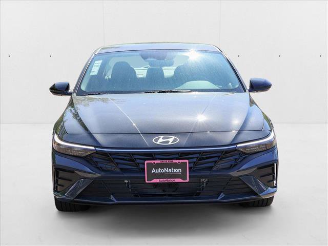 New 2025 Hyundai Elantra SEL image 2