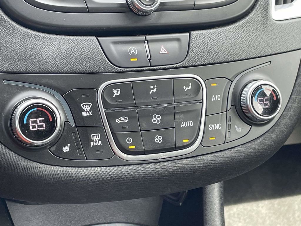 Used 2020 Chevrolet Malibu LT FWD image 16