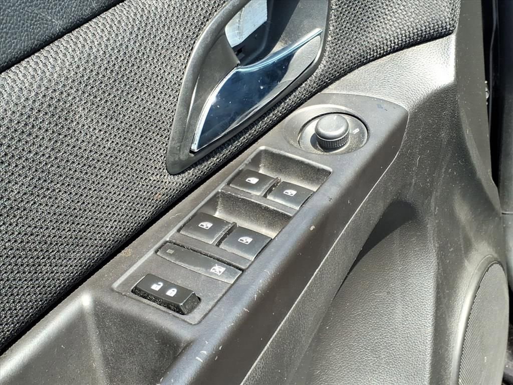 Used 2015 Chevrolet Cruze LT image 6